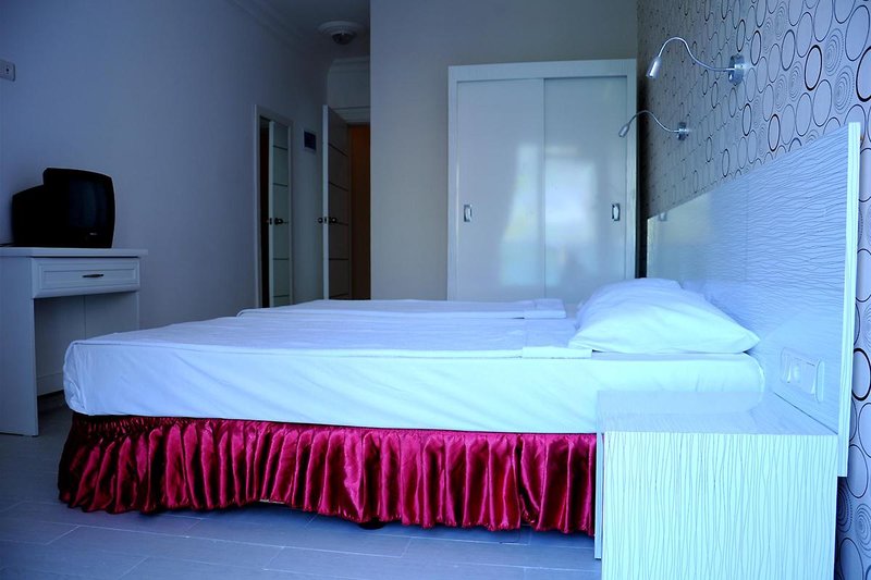 cleopatra city hotel