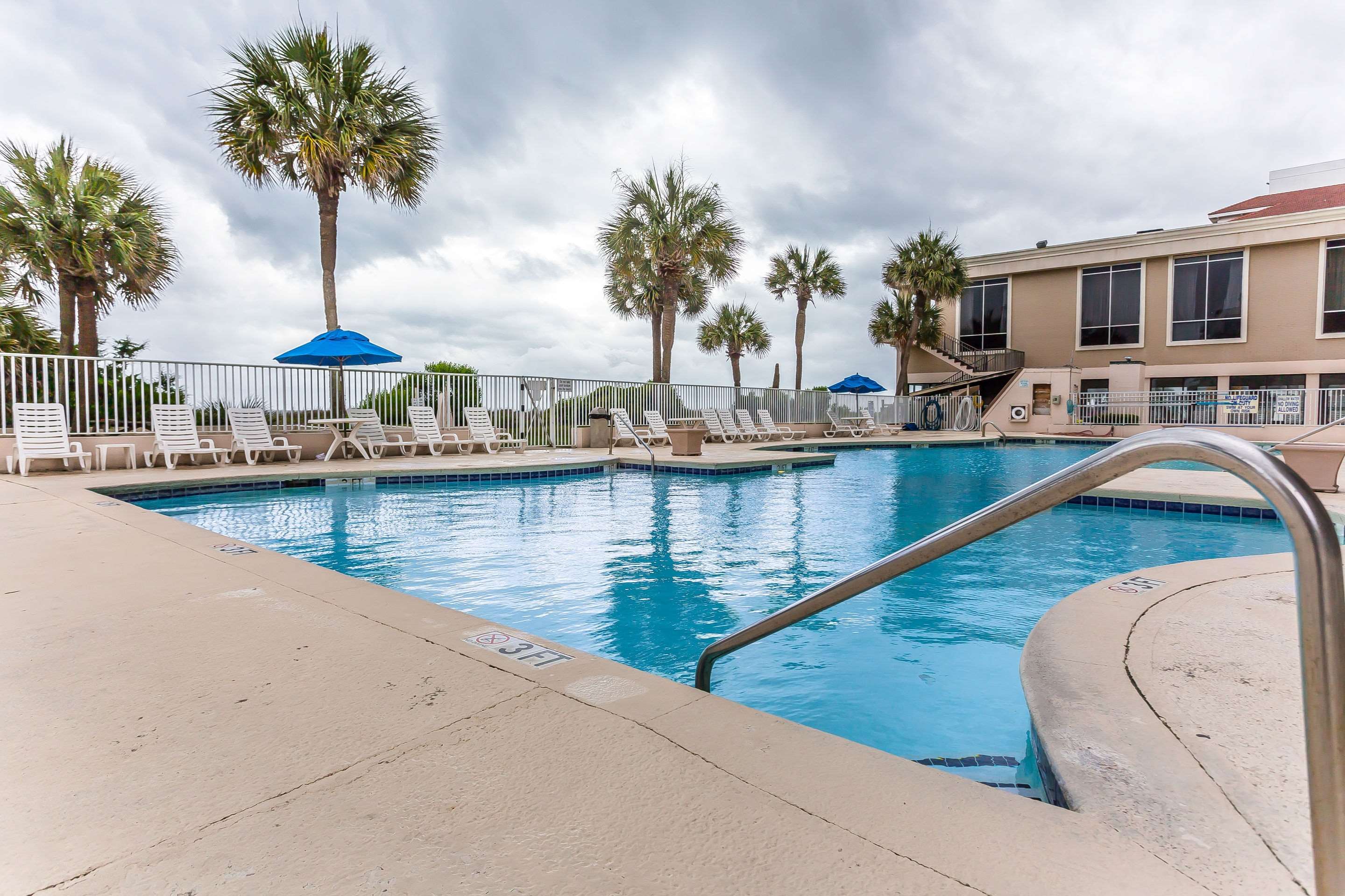 ocean crest inn and suites