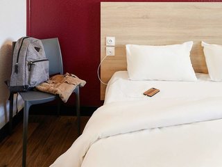 hotelf1 poitiers nord futuroscope