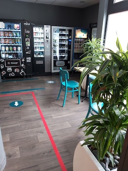 hotelf1 paris porte de montreuil