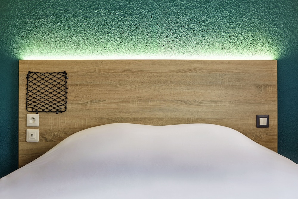 hotelf1 nantes est la beaujoire