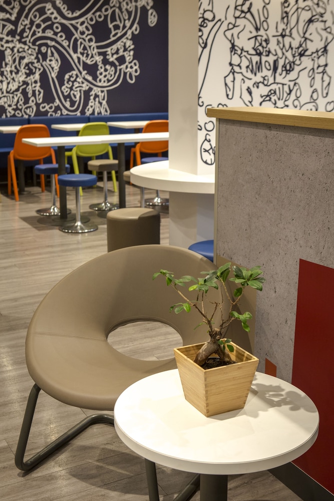 ibis budget marseille timone