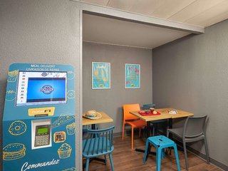 hotelf1 lille villeneuve dascq