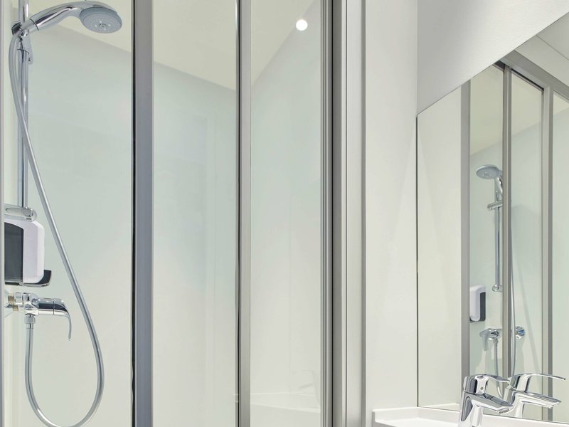 hotelf1 lille villeneuve dascq