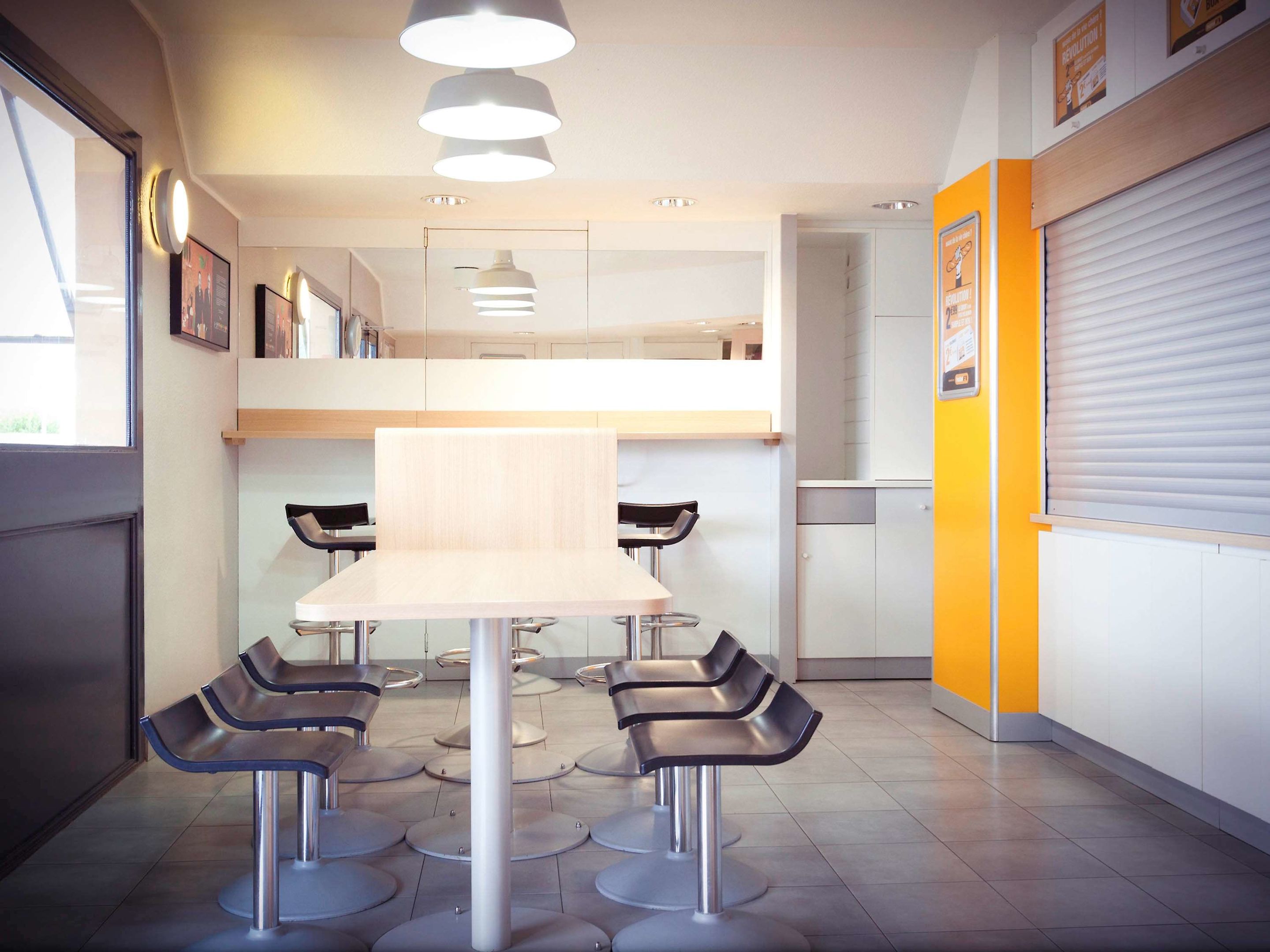 hotelf1 lille villeneuve dascq