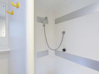 hotelf1 lille villeneuve dascq