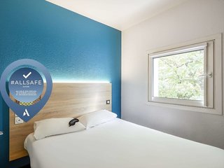 hotelf1 lille villeneuve dascq