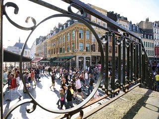 hotelf1 lille metropole metro mons sart