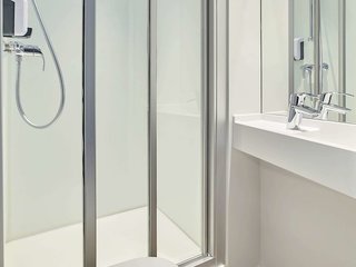 hotelf1 lille metropole metro mons sart