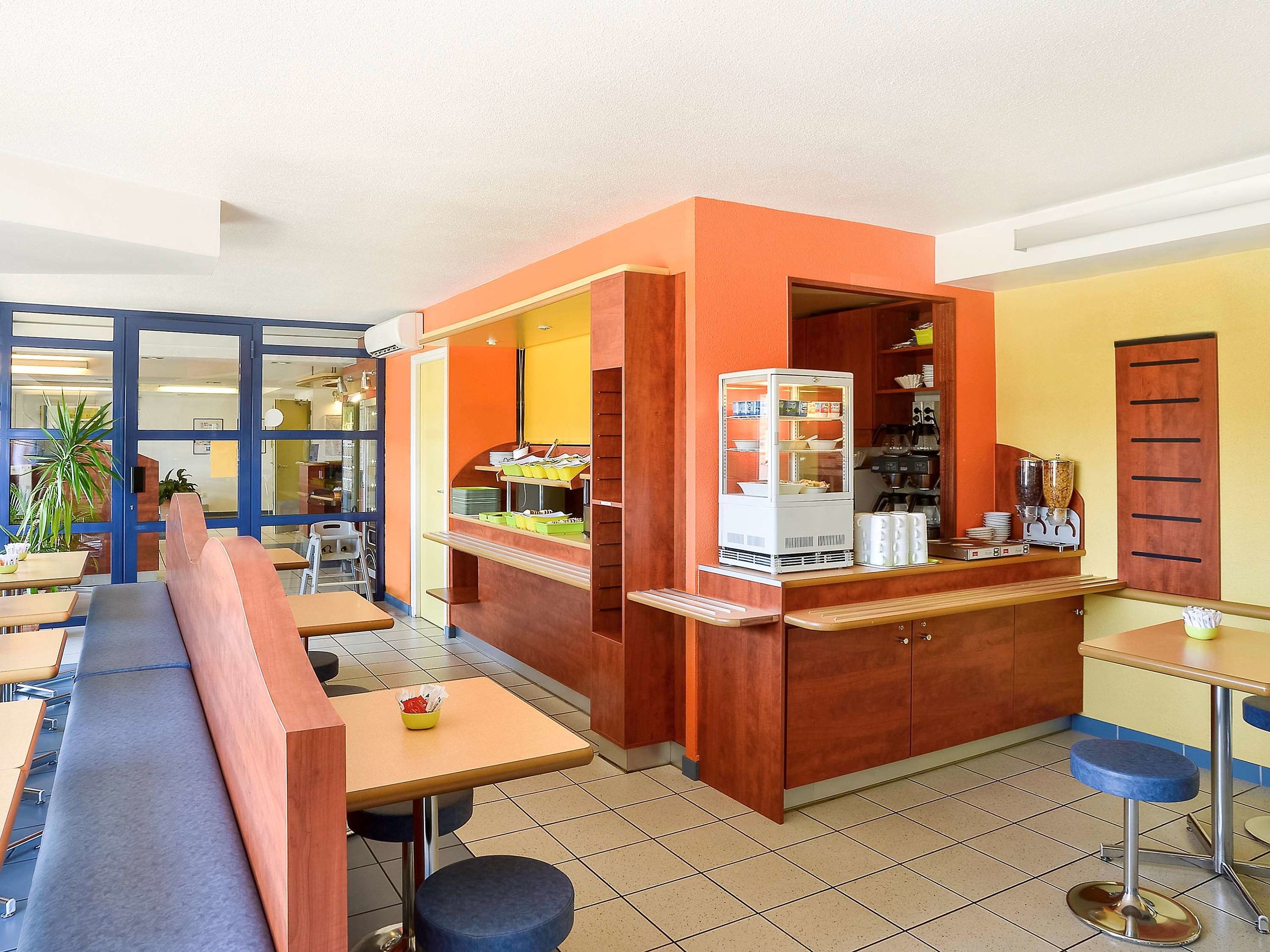 ibis budget saint etienne stade