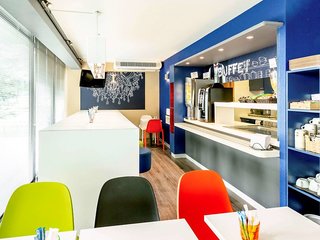 ibis budget pertuis portes du luberon