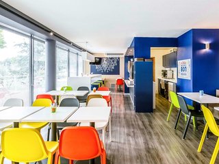 ibis budget pertuis portes du luberon