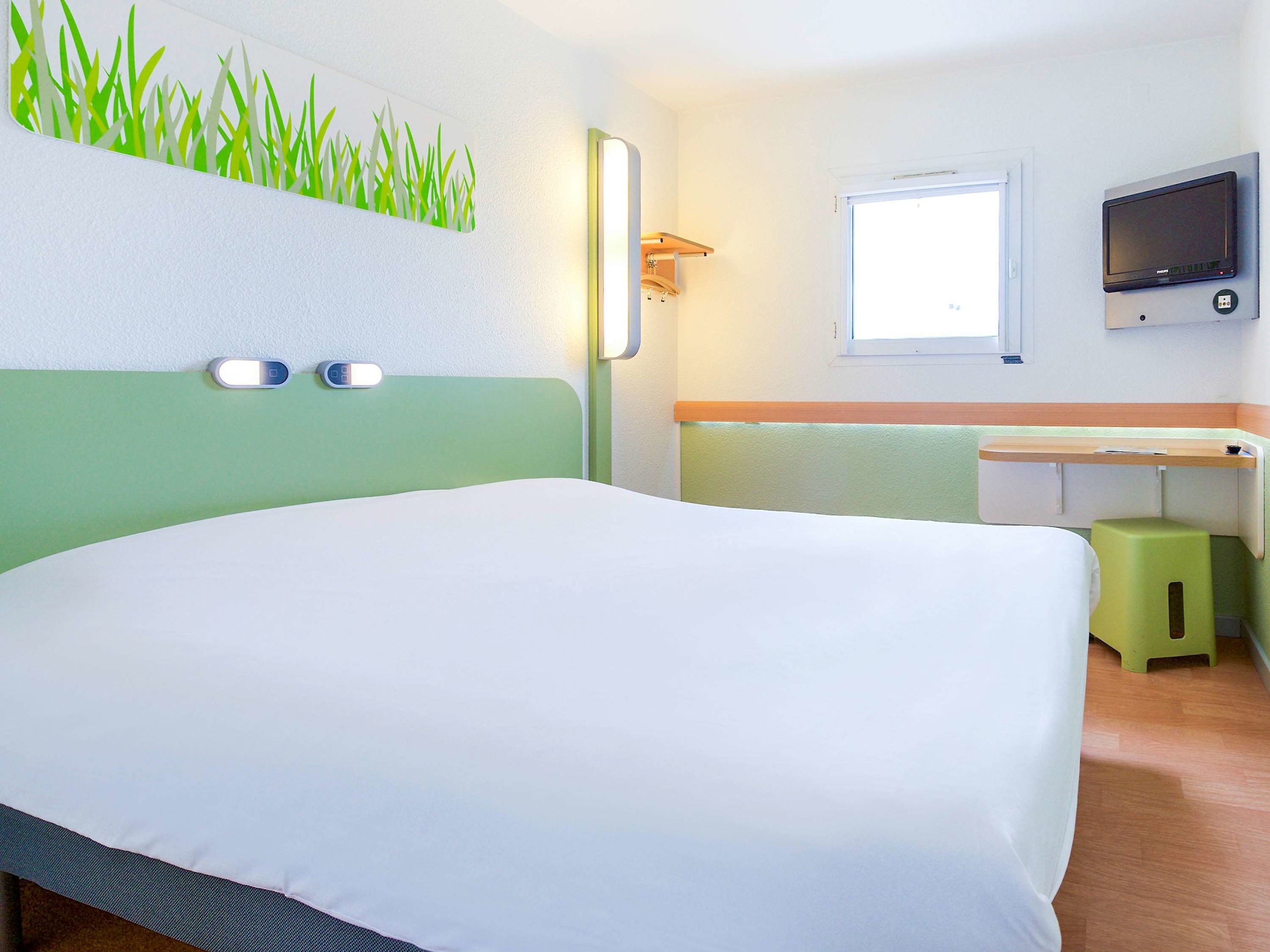 ibis budget pau est
