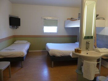 ibis budget istres trigance