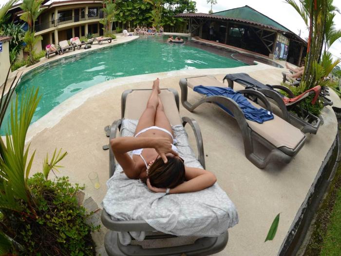 arenal backpackers resort