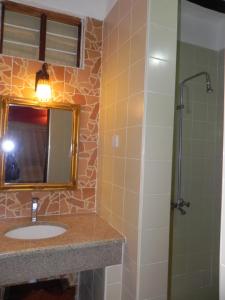 langi langi beach bungalows