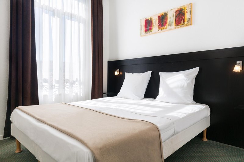 the jay hotel by happyculture