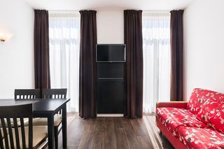 the jay hotel by happyculture