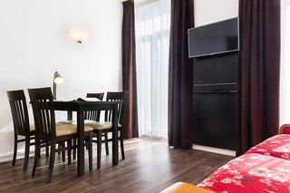 the jay hotel by happyculture