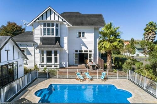 Cedar House,Patutahi>>Gisborne,4 star