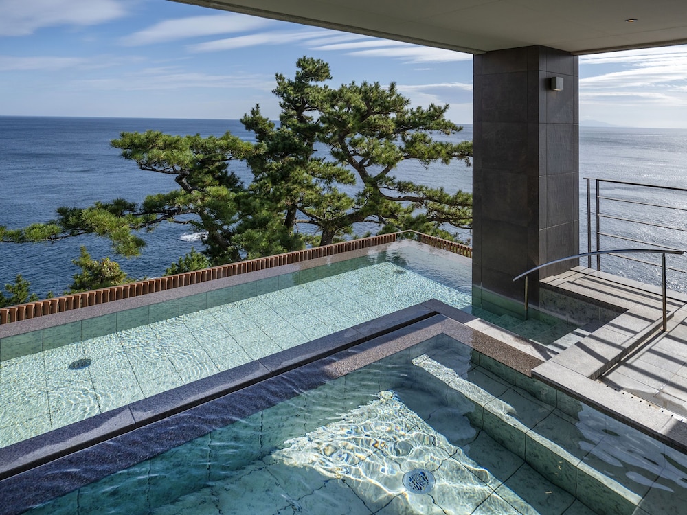 hotel new akao