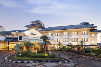 Prime Plaza Hotel - Purwakarta,Bungursari>>Bandung,4 star