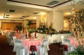 Prime Plaza Hotel - Purwakarta,Bungursari>>Bandung,4 star