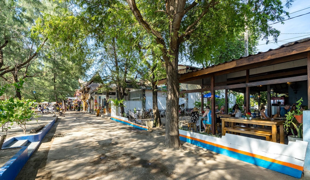 bale sampan bungalows