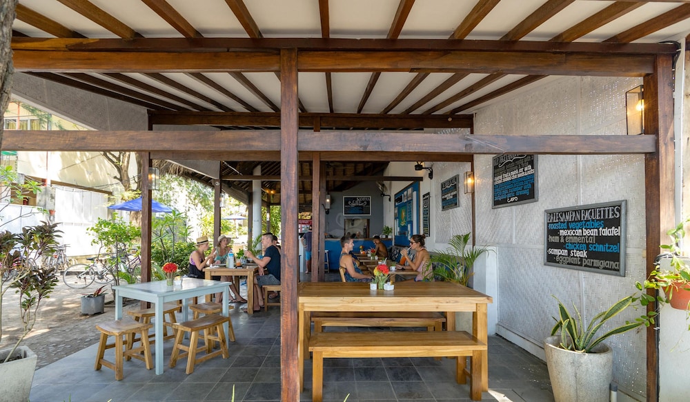 bale sampan bungalows