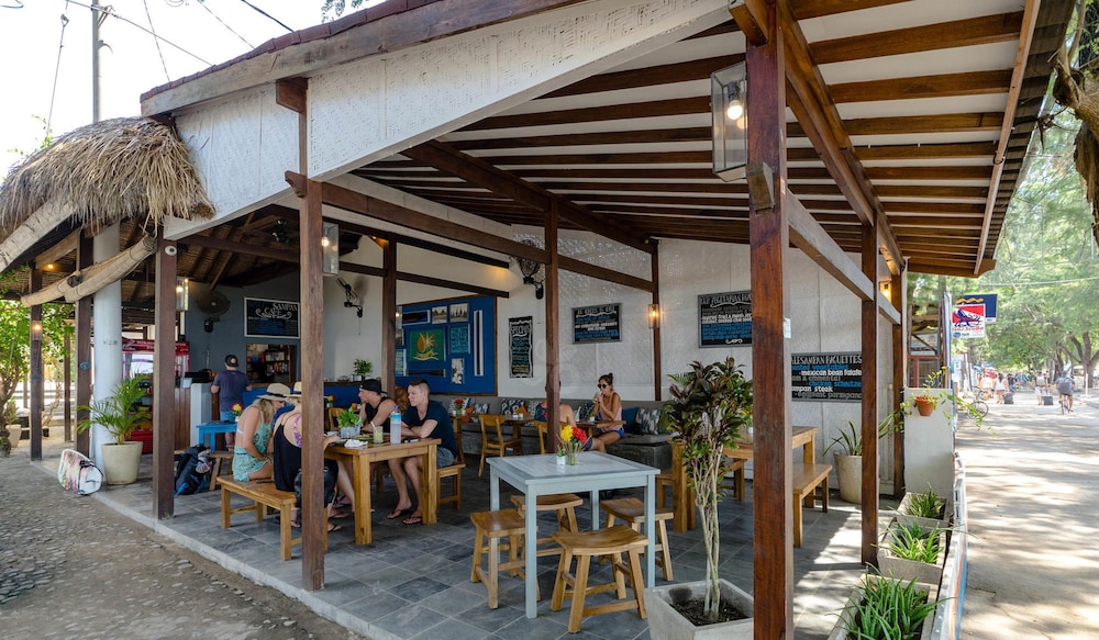 bale sampan bungalows