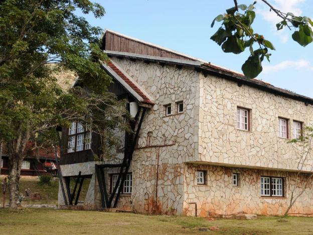 villa pinares de mayari