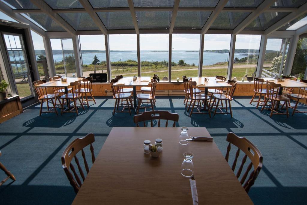 brier island lodge