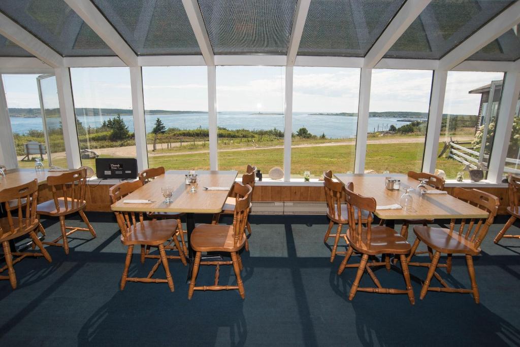 brier island lodge