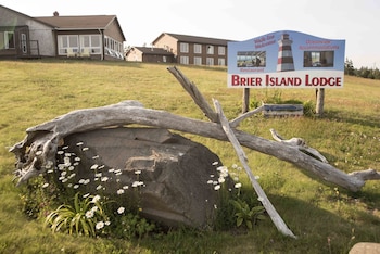 brier island lodge
