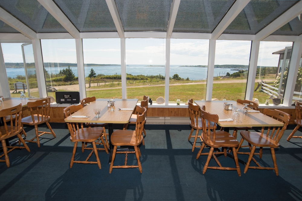 brier island lodge