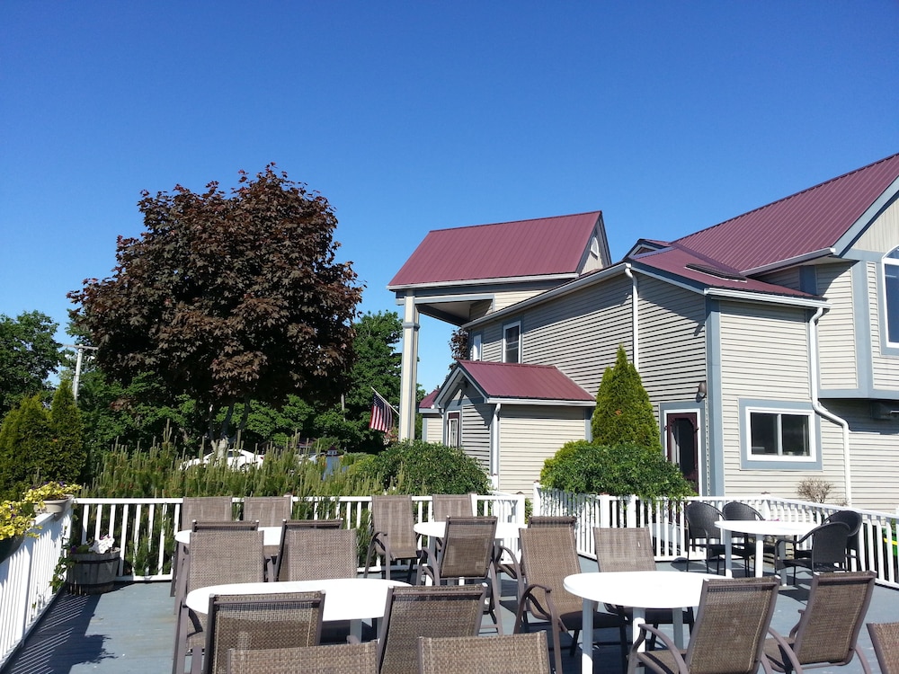granite town hotel
