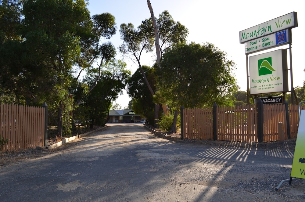 mountain view motor inn and holiday lodges