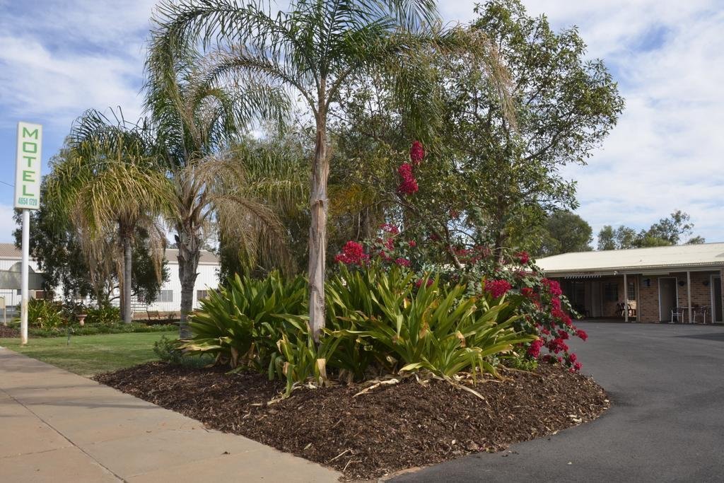 Charleville Waltzing Matilda Motor Inn,Injune>>Charleville,4 star