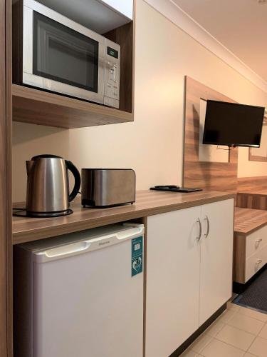 Charleville Motel,Injune>>Charleville,2 star