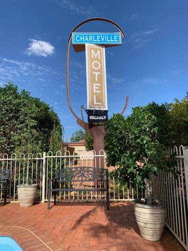Charleville Motel,Injune>>Charleville,2 star
