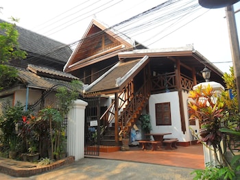 rattana guesthouse