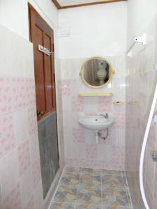 rattana guesthouse