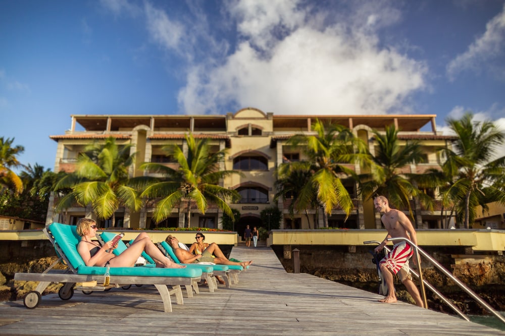the bellafonte luxury oceanfront hotel
