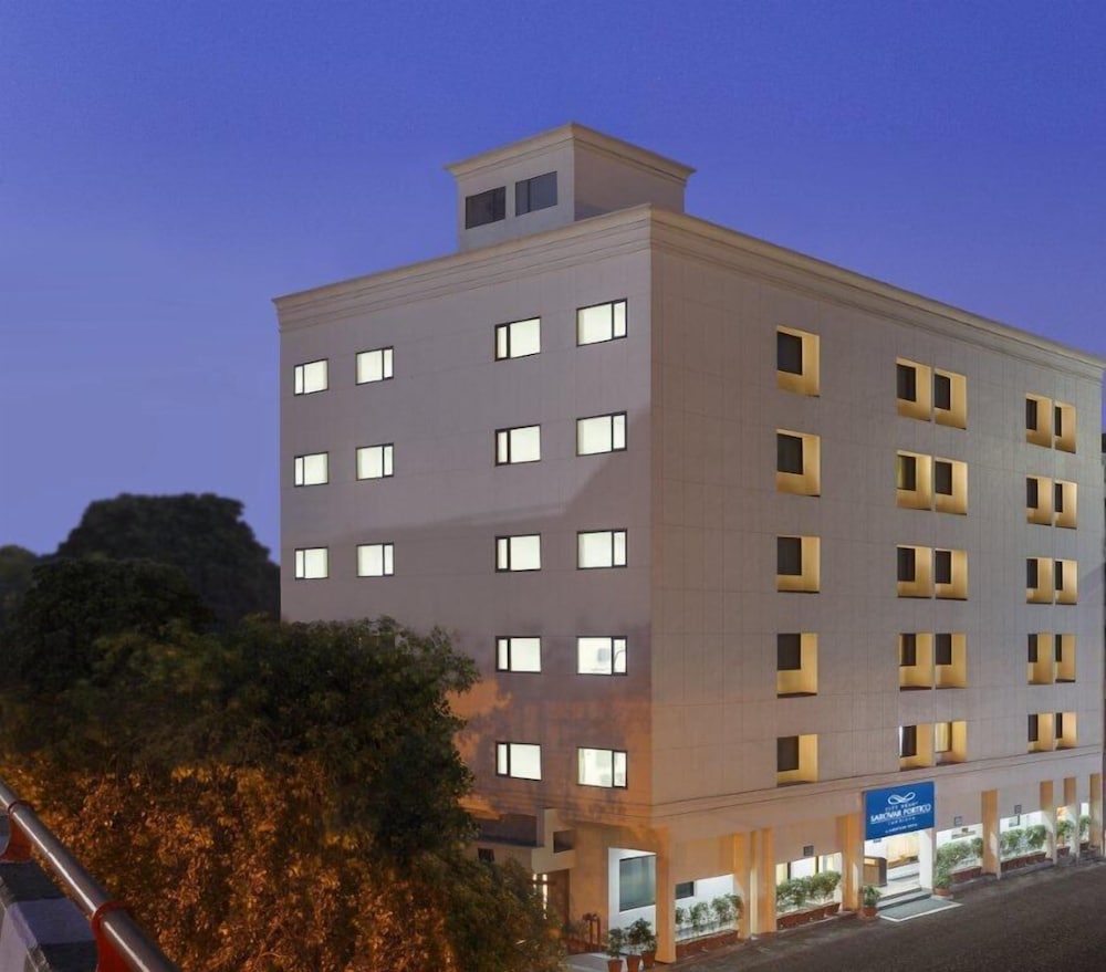 city heart sarovar portico