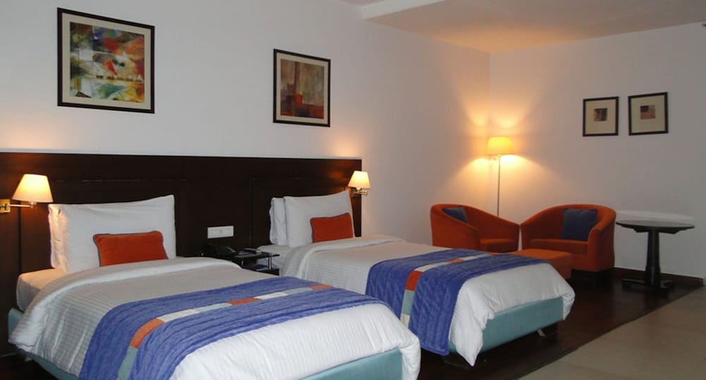 city heart sarovar portico