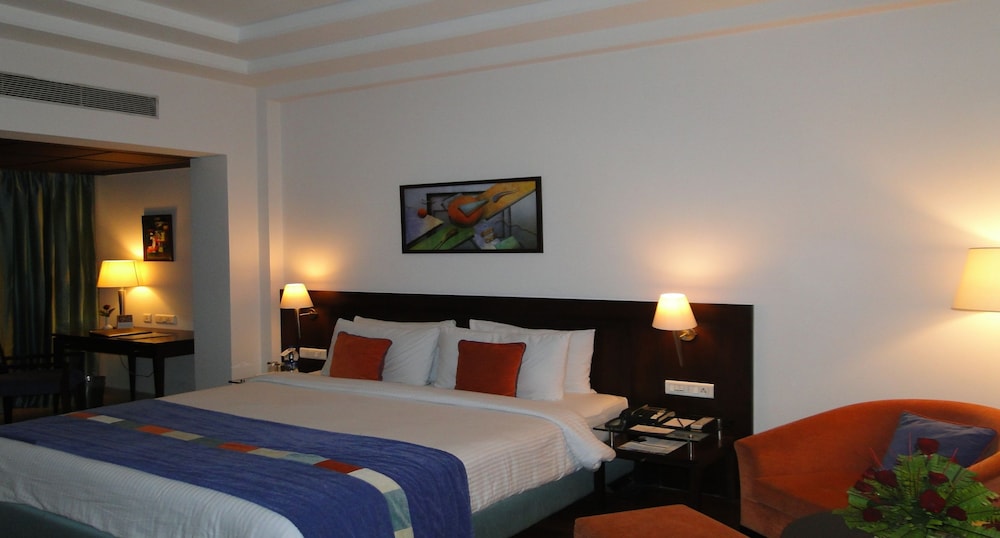 city heart sarovar portico