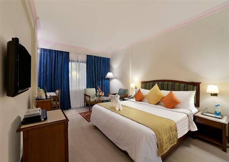city heart sarovar portico