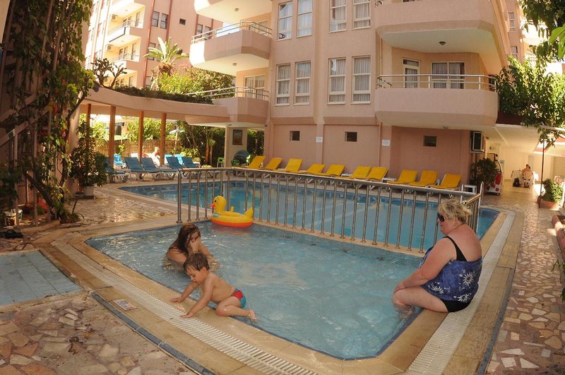 rosella hotels