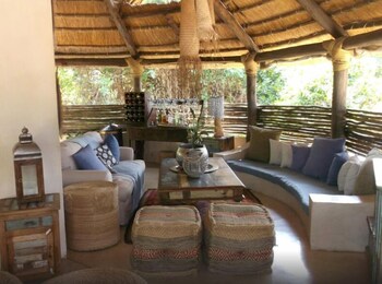 sindabezi island camp