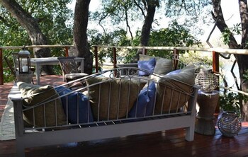 sindabezi island camp